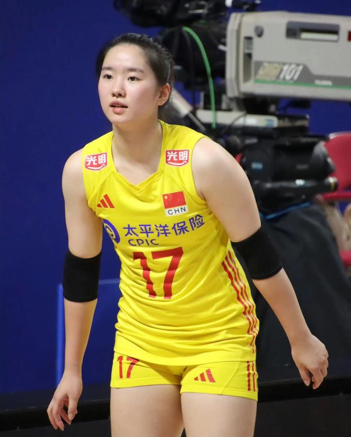 从女排自由人交班年龄来推测倪非凡上位时间！今年世锦赛或能主打